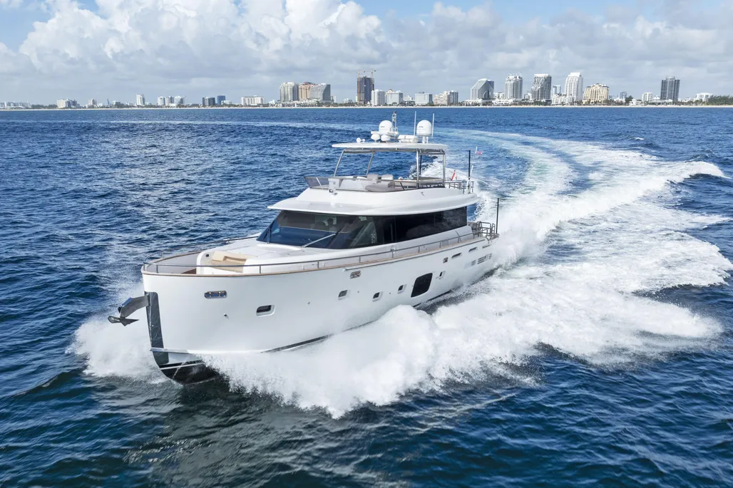 Yacht Photo 2